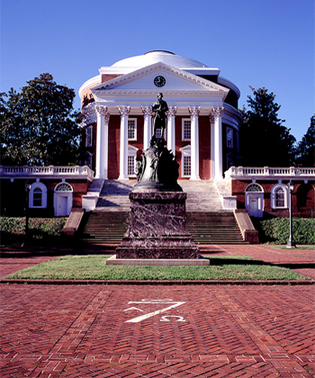 Statue of Thomas Jefferson in front of the Rotunda